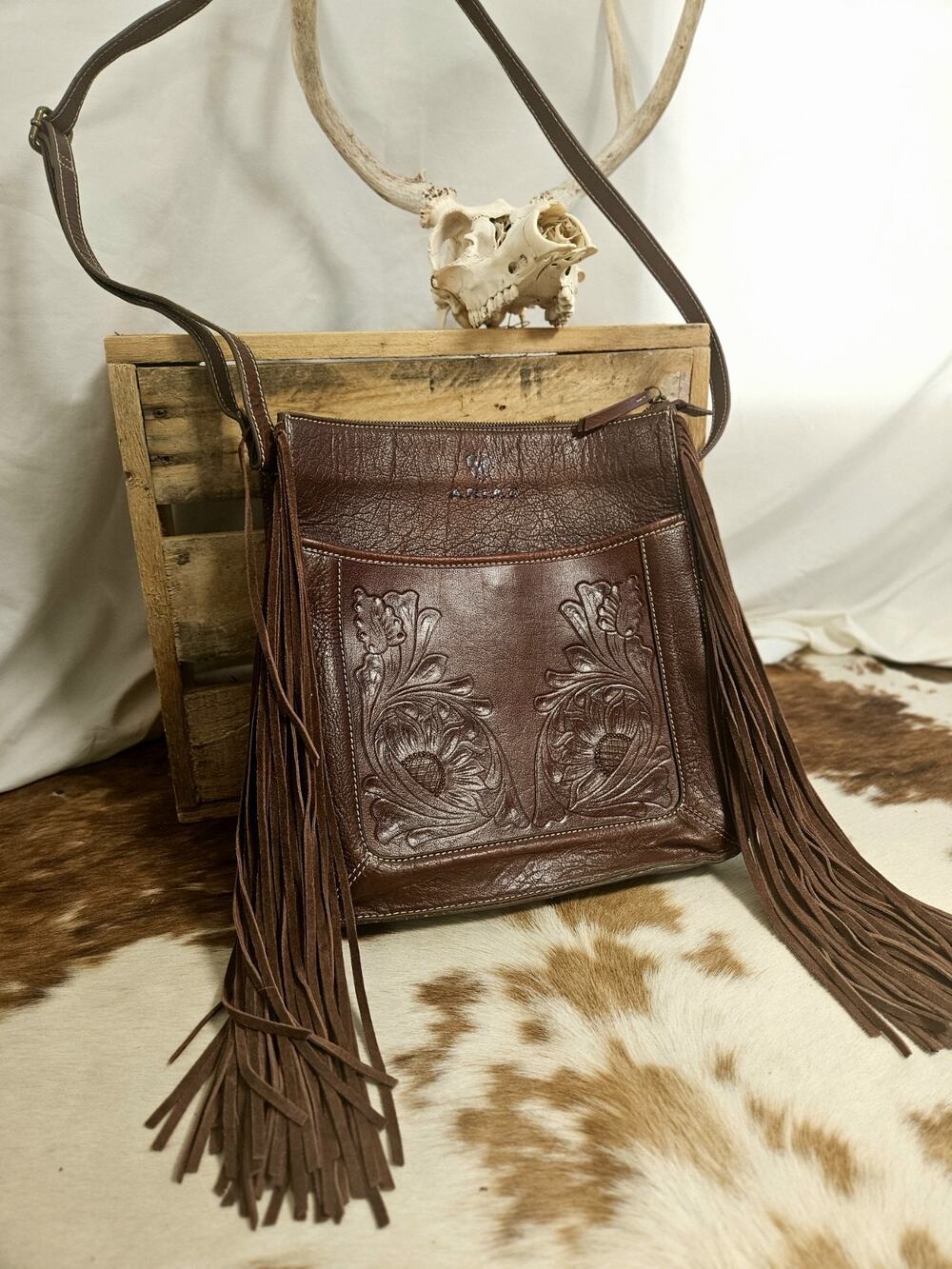 Ariat Victoria Crossbody Messenger Bag Leather Fringe Concealed Carry A770009502
